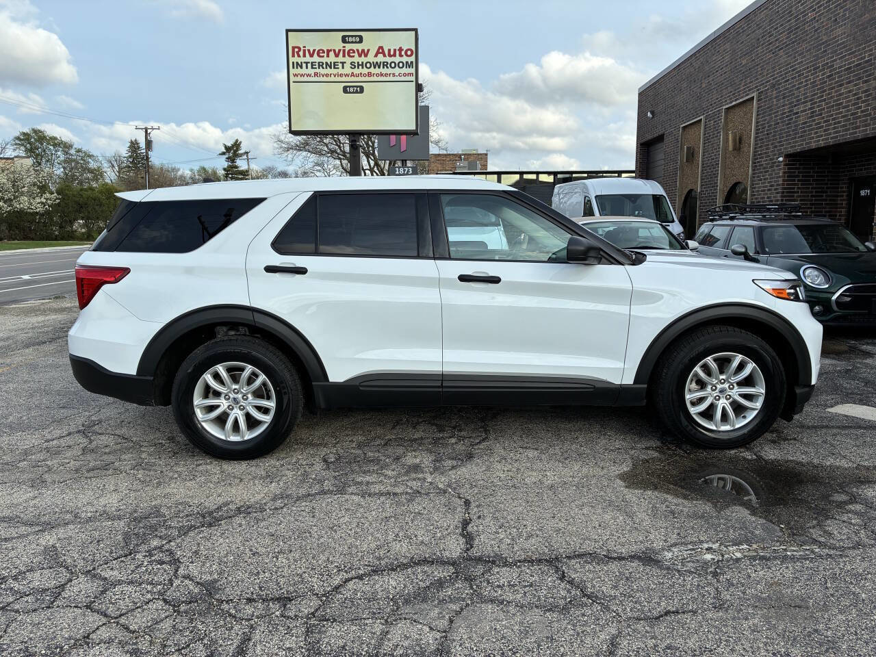 Used 2021 Ford Explorer 4WD image 3