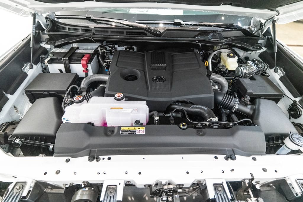 Certified 2026 Toyota Tundra SR5 AWD/4WD image 33
