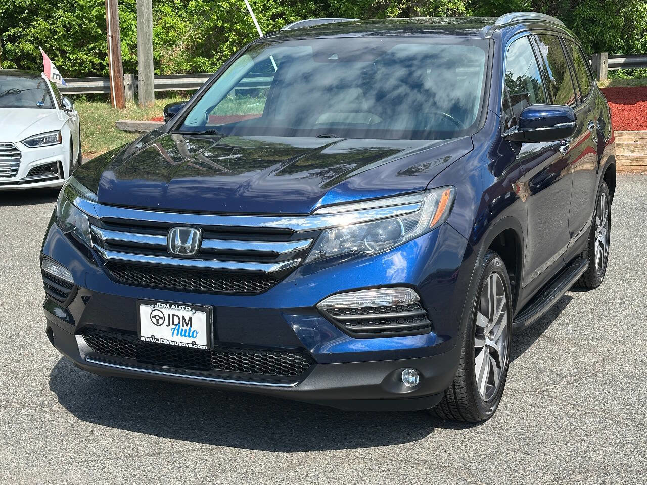 Used 2016 Honda Pilot Touring image 1
