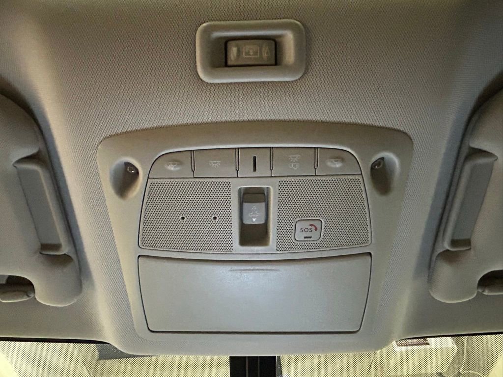 Used 2017 Nissan Pathfinder Platinum w/ Family Entertainment Package image 27