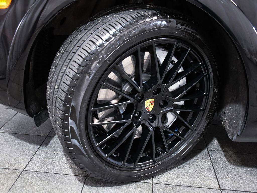 Used 2021 Porsche Cayenne GTS w/ Premium Package Plus image 7