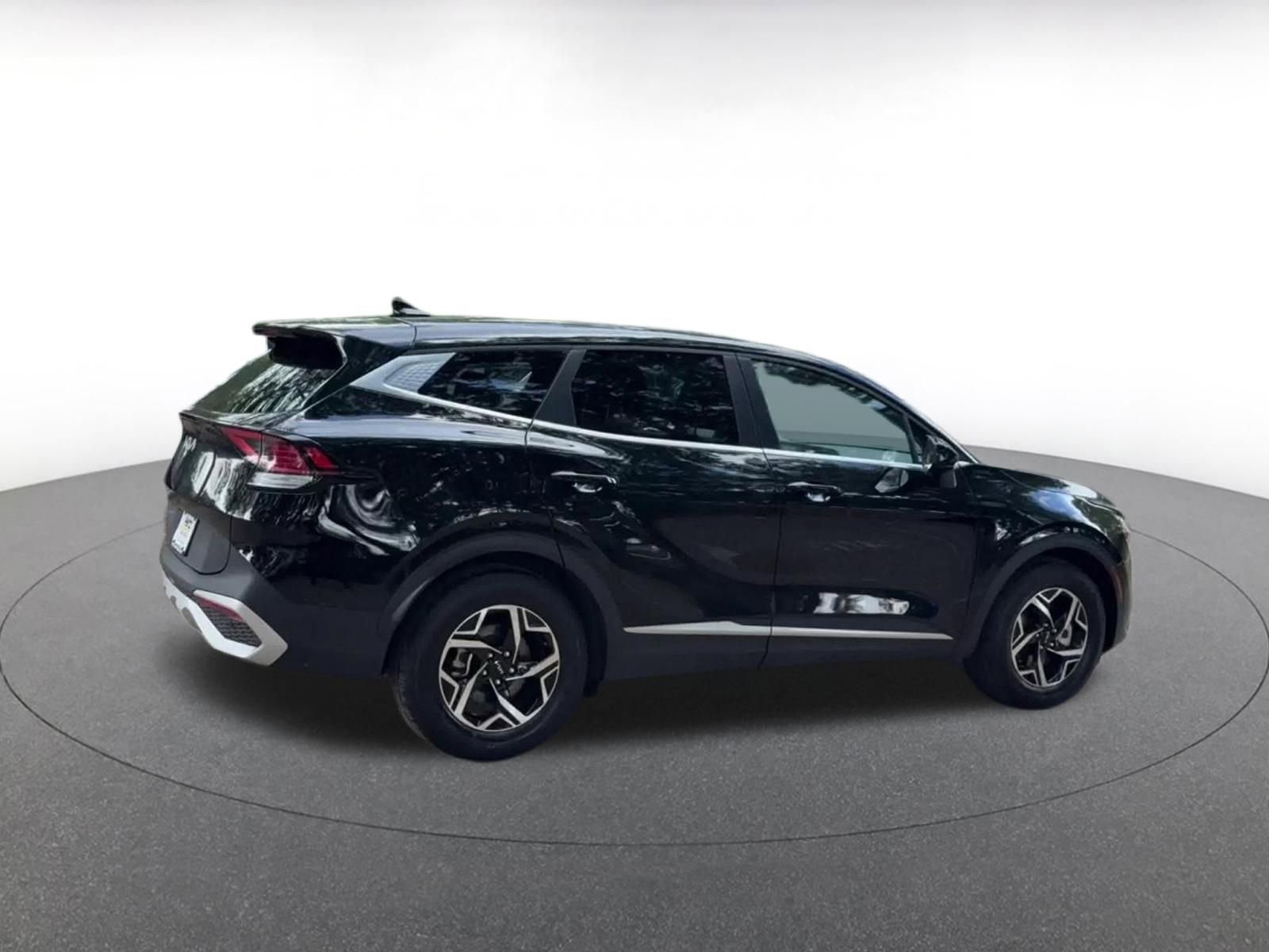 Used 2025 Kia Sportage LX FWD image 15