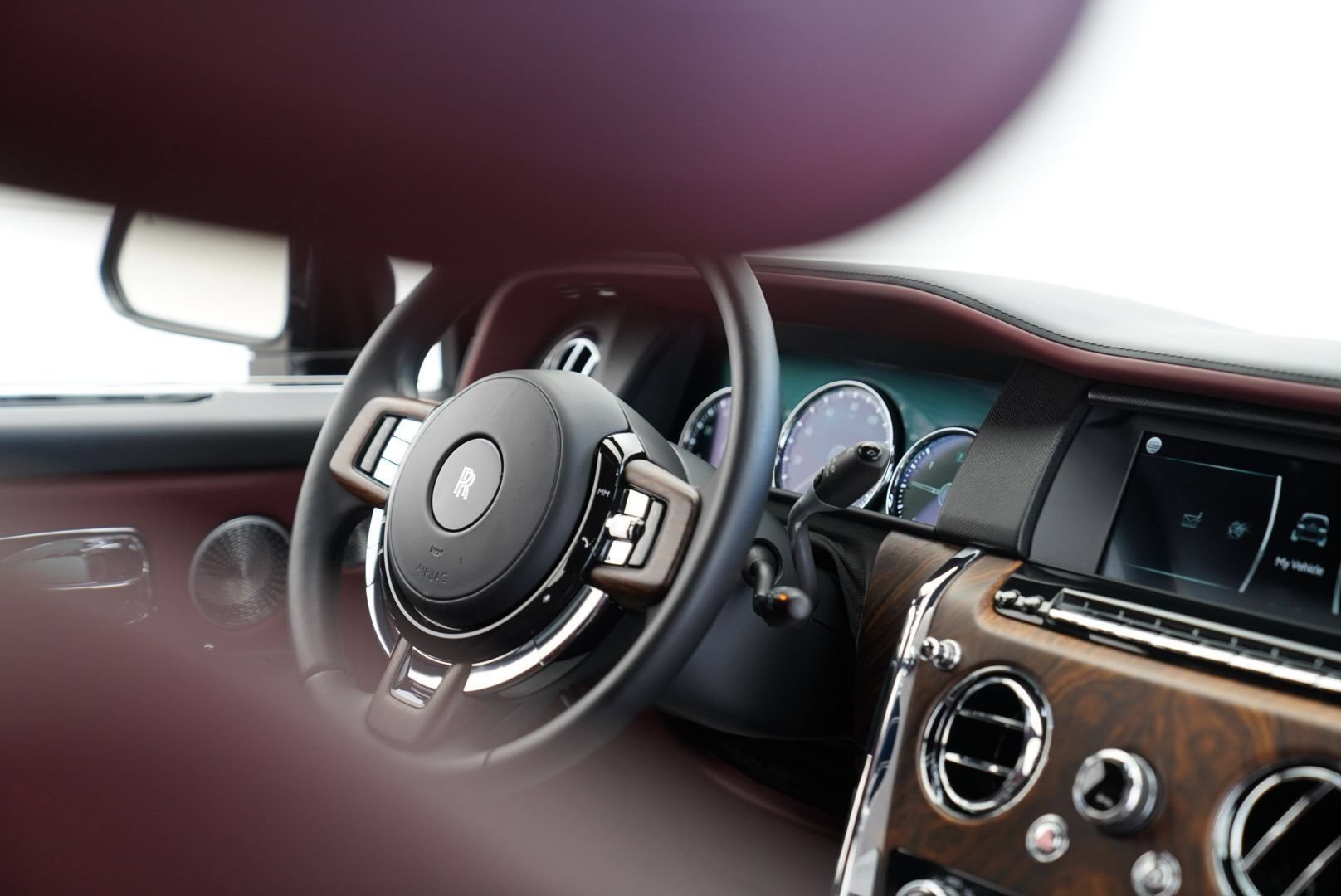 Certified 2020 Rolls-Royce Cullinan AWD/4WD image 43