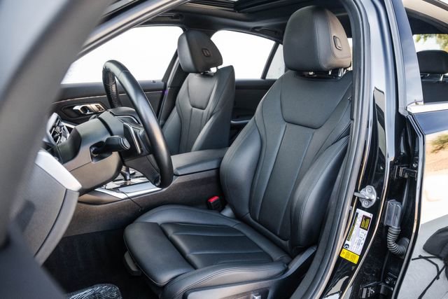 Used 2019 BMW 330i Sedan w/ Parking Assistance Package RWD image 4