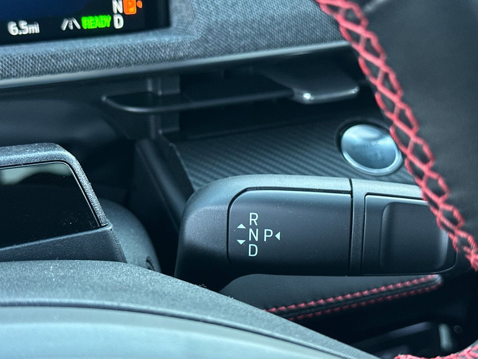 New 2025 Ford Mustang Mach-E Premium w/ Sport Appearance Package AWD/4WD image 25