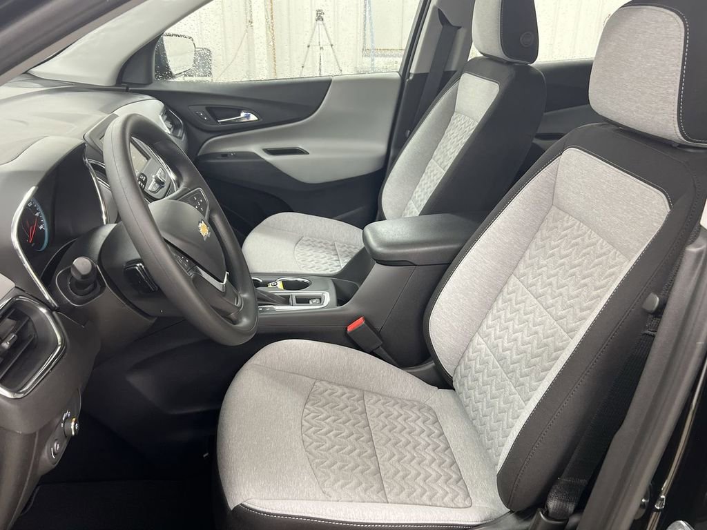 Used 2023 Chevrolet Equinox LS image 18