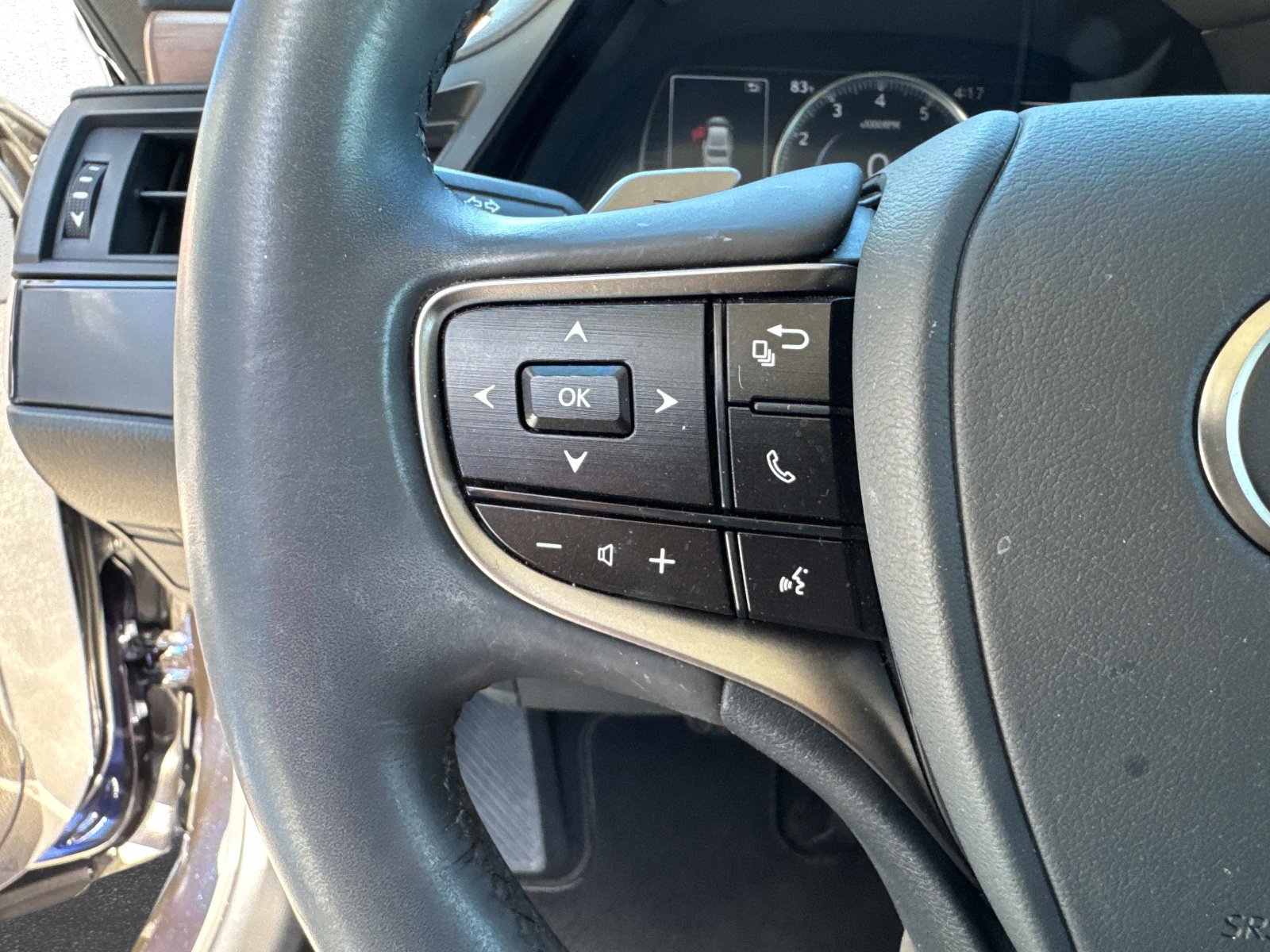 Used 2025 Lexus ES 350 w/ Premium Package FWD image 30