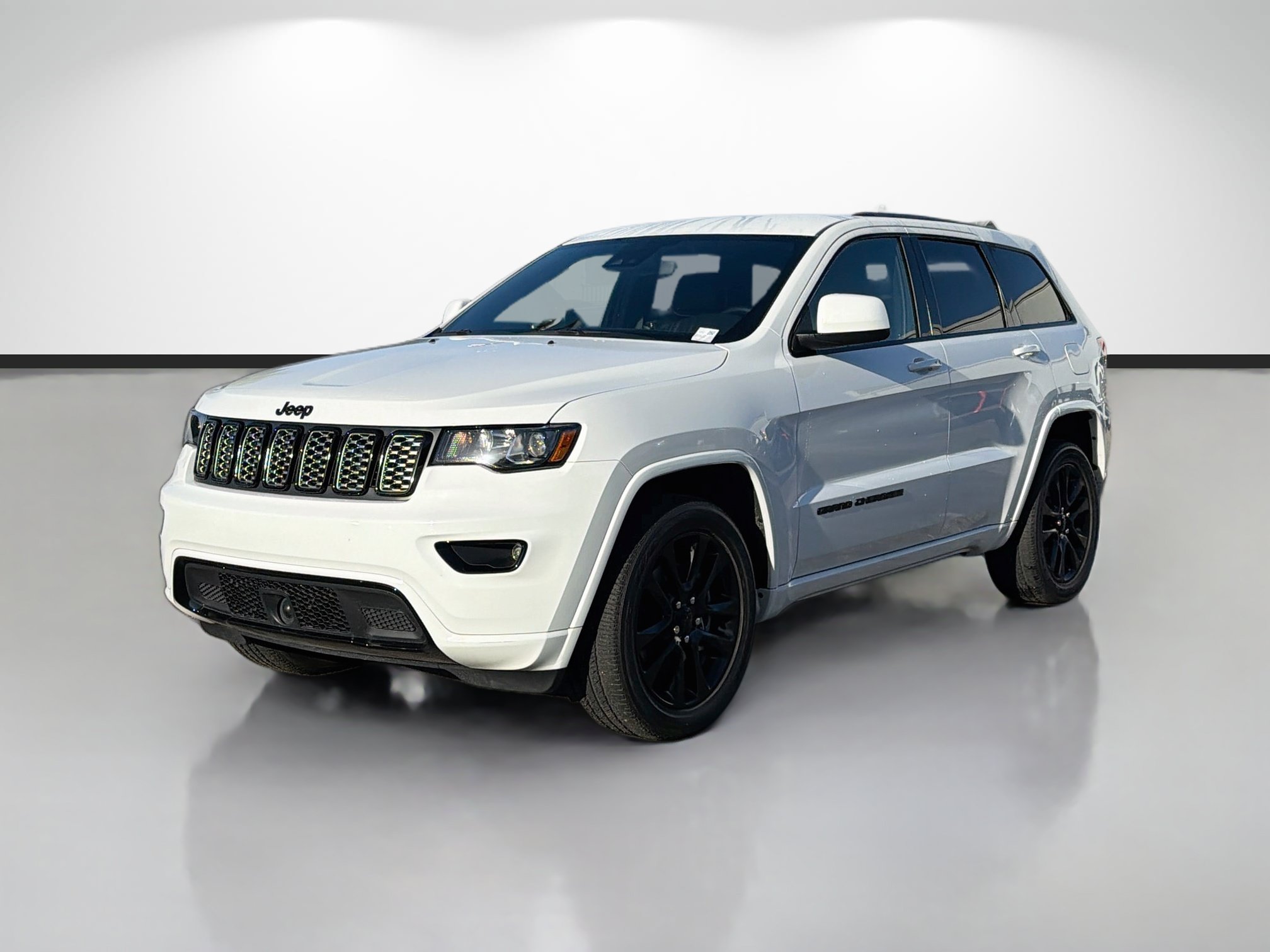 Used 2021 Jeep Grand Cherokee Laredo X AWD/4WD image 7