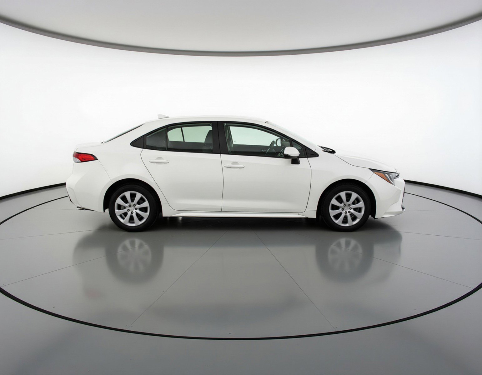 Used 2025 Toyota Corolla LE image 11