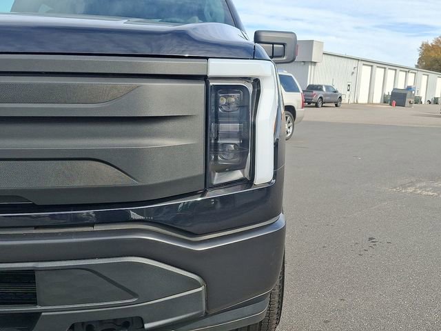 Used 2023 Ford F150 Lightning Pro image 9
