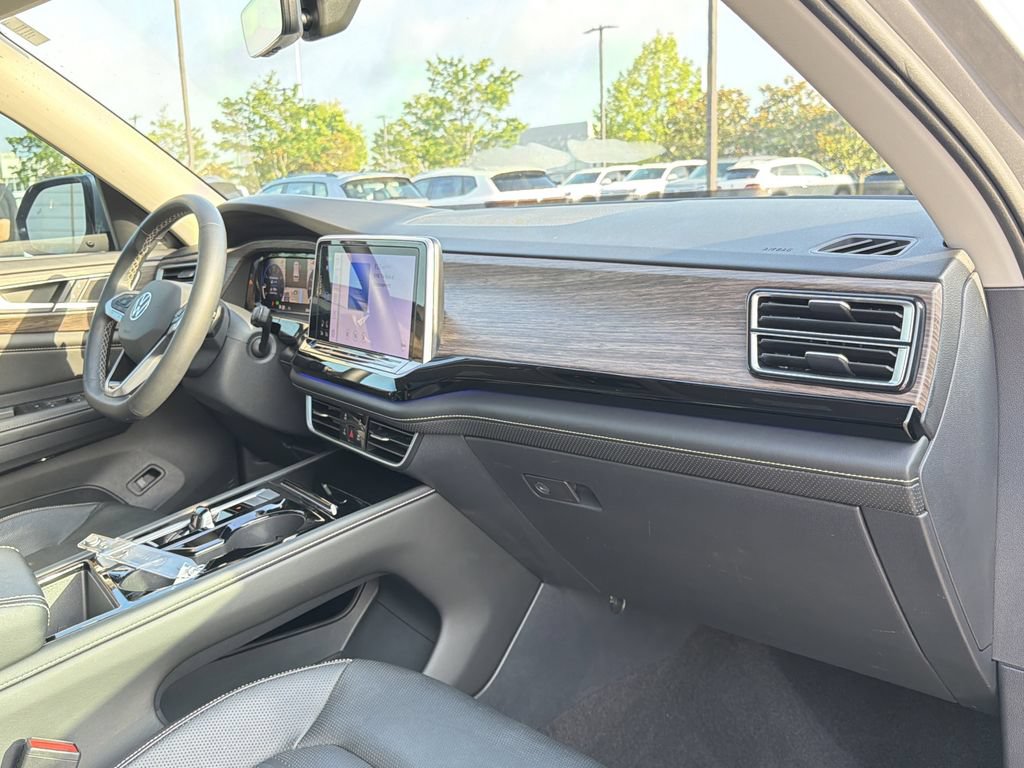 Used 2024 Volkswagen Atlas SEL AWD/4WD image 21