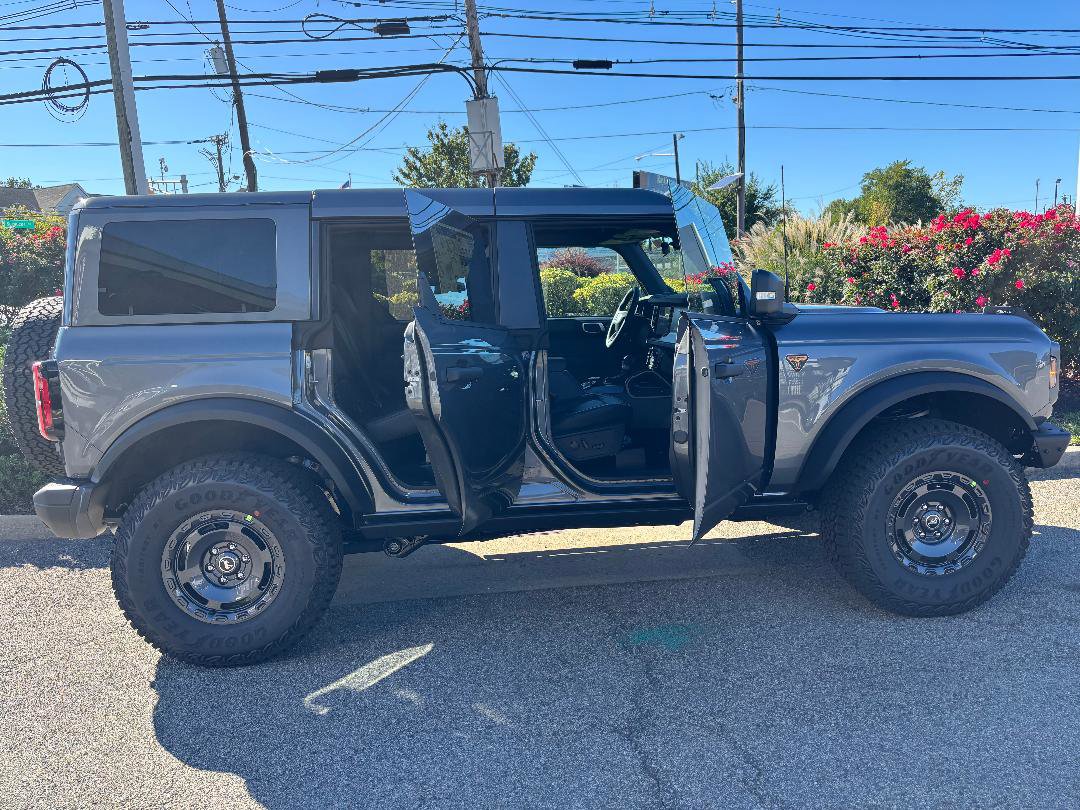 New 2025 Ford Bronco Badlands image 6