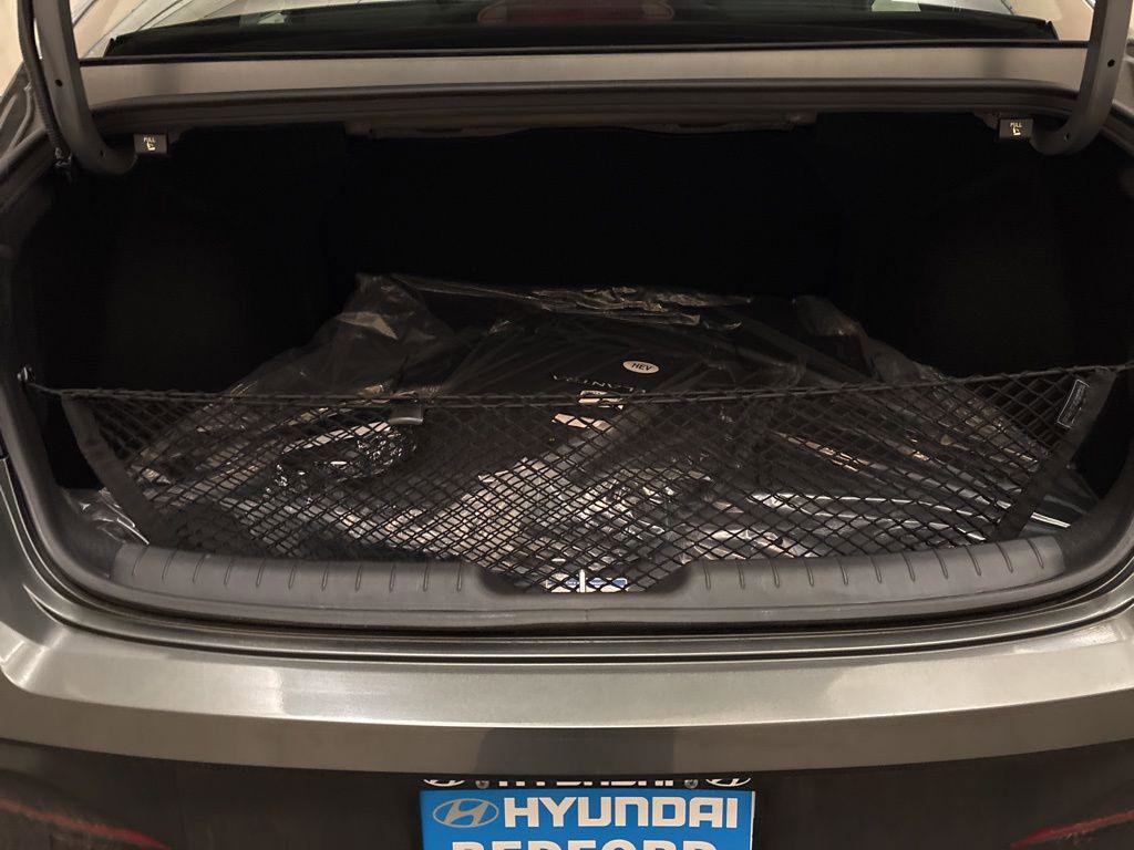 New 2025 Hyundai Elantra SEL image 9