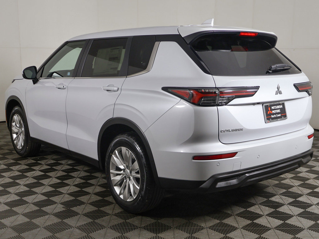 New 2026 Mitsubishi Outlander ES AWD/4WD image 10
