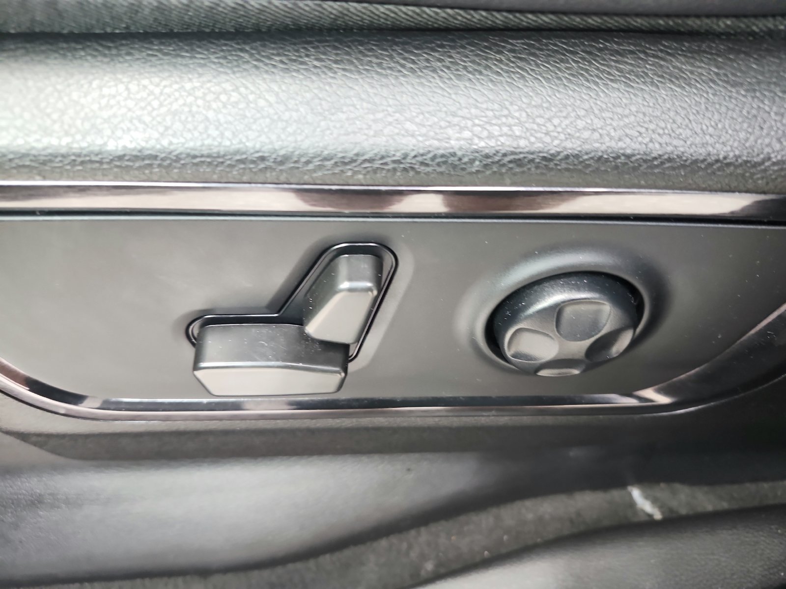 Used 2023 RAM 1500 Limited w/ Body Color Bumper Group AWD/4WD image 33