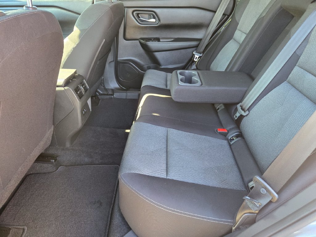 Certified 2025 Nissan Rogue SV FWD image 13