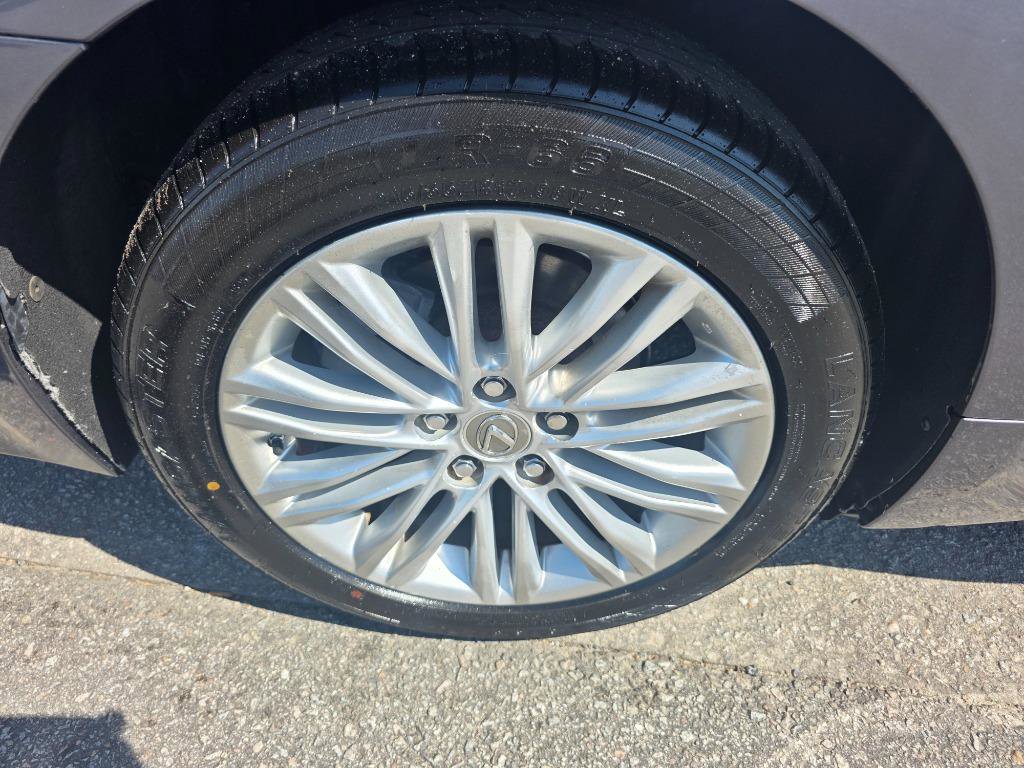 Used 2013 Lexus ES 350 w/ Luxury Pkg image 19