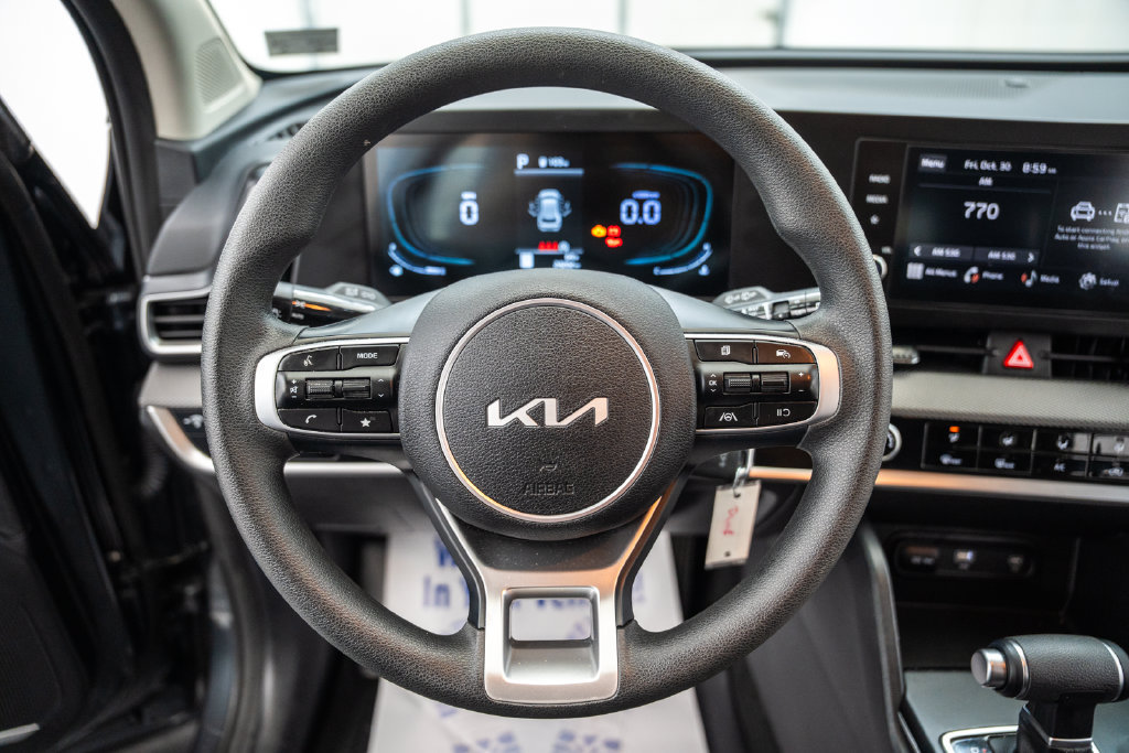 Used 2025 Kia Sportage LX AWD/4WD image 28