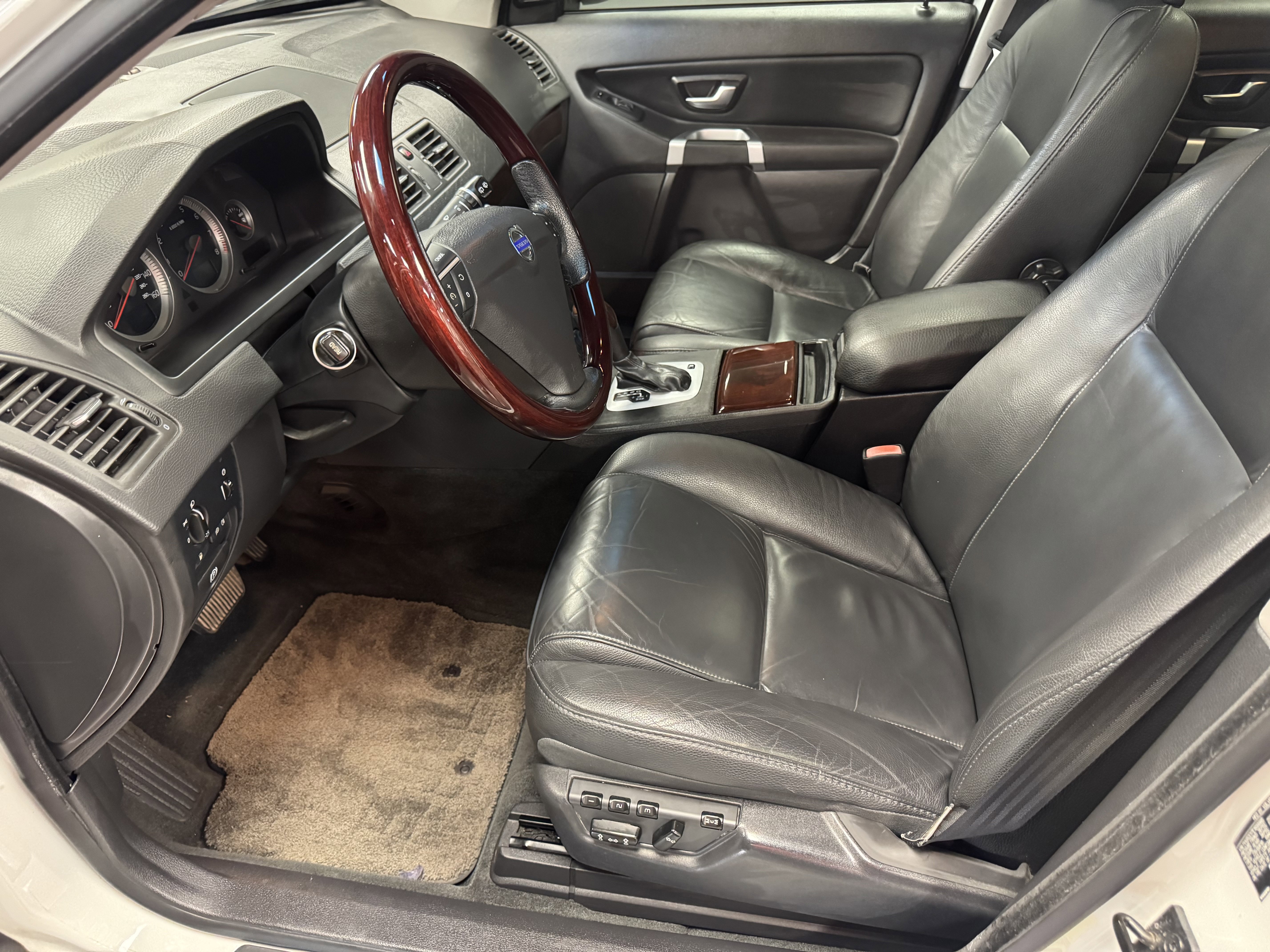 Used 2014 Volvo XC90 3.2 w/ Climate Package FWD image 9