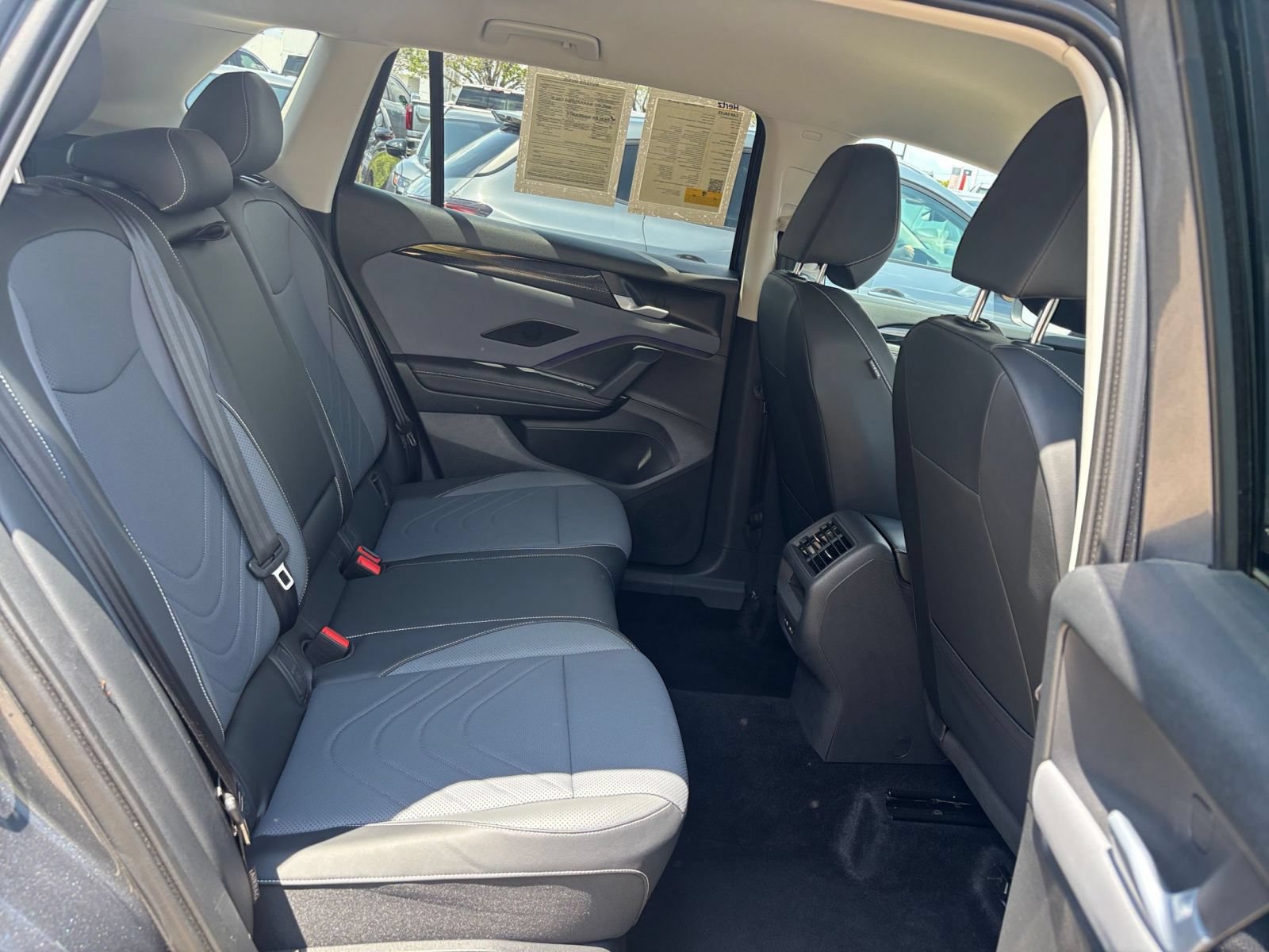 Used 2026 Volkswagen Tiguan SE AWD/4WD image 27