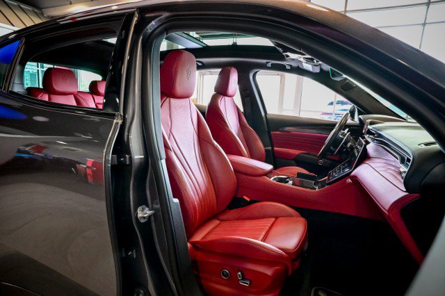 Used 2023 Maserati Grecale Modena AWD/4WD image 28