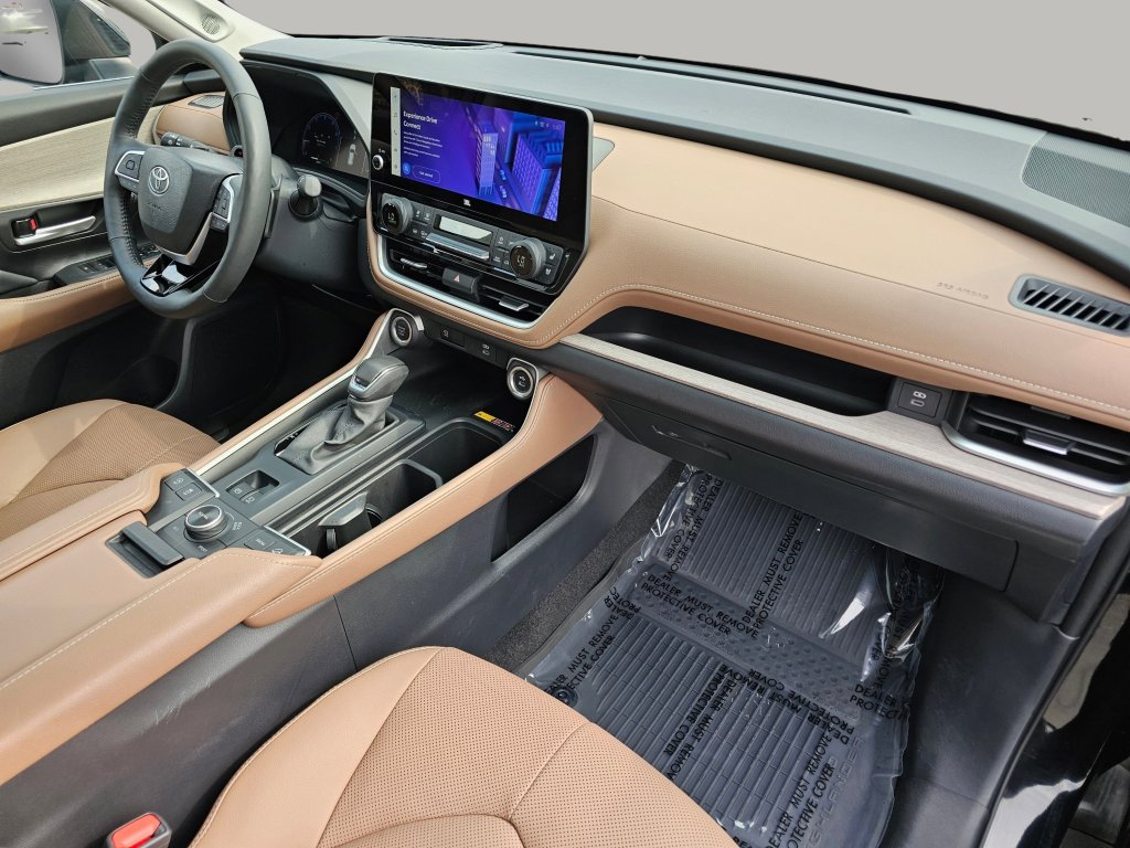 Used 2024 Toyota Grand Highlander Platinum image 28