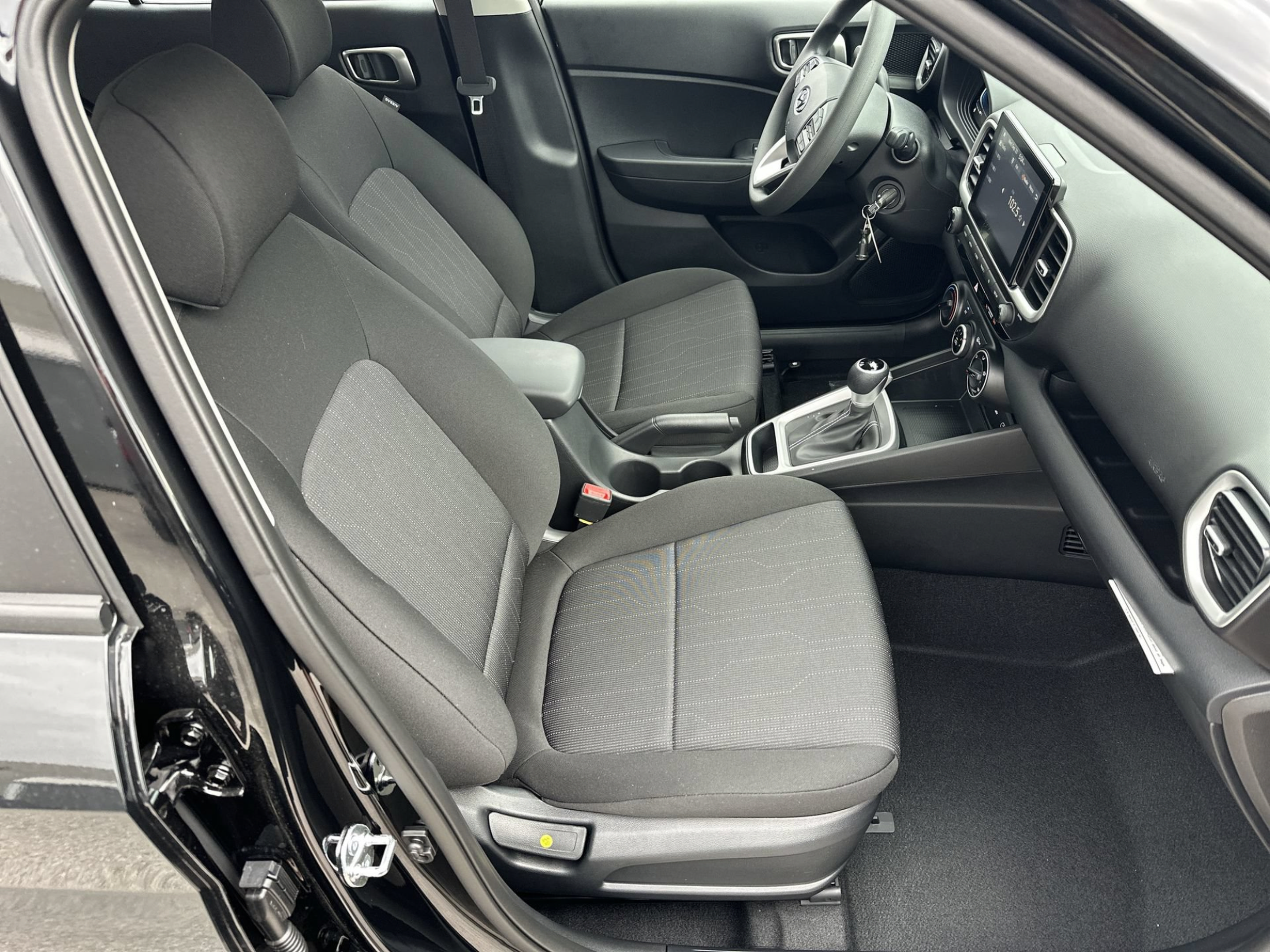 New 2026 Hyundai Venue SE FWD image 23