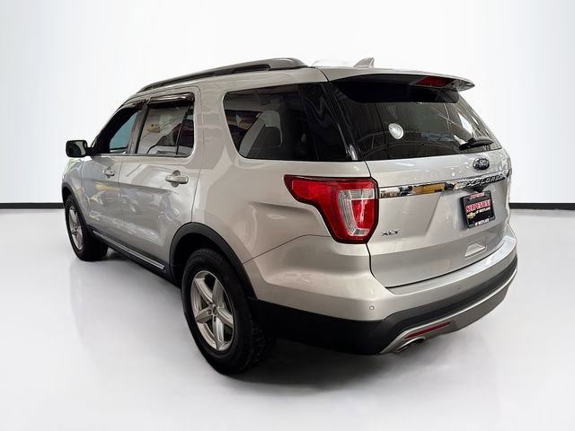 Used 2017 Ford Explorer XLT AWD/4WD image 8