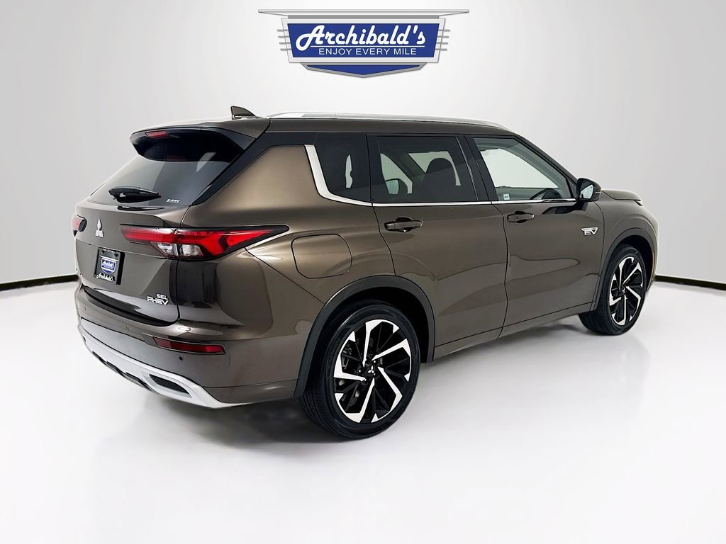 Used 2023 Mitsubishi Outlander SEL image 6