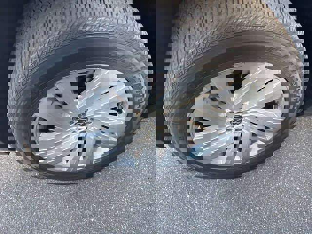 Used 2022 Volkswagen Atlas Cross Sport SE w/ Panoramic Sunroof Package image 4