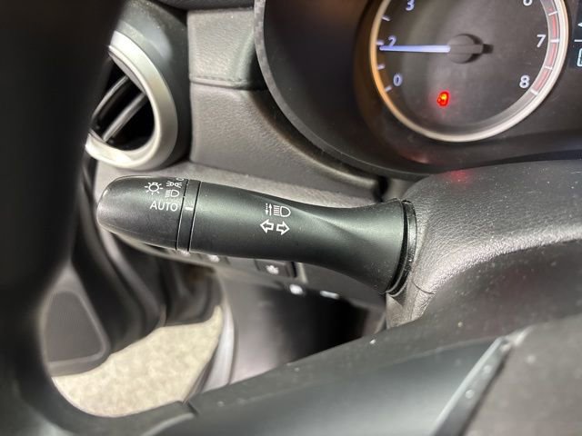 Used 2020 Nissan Versa S image 40