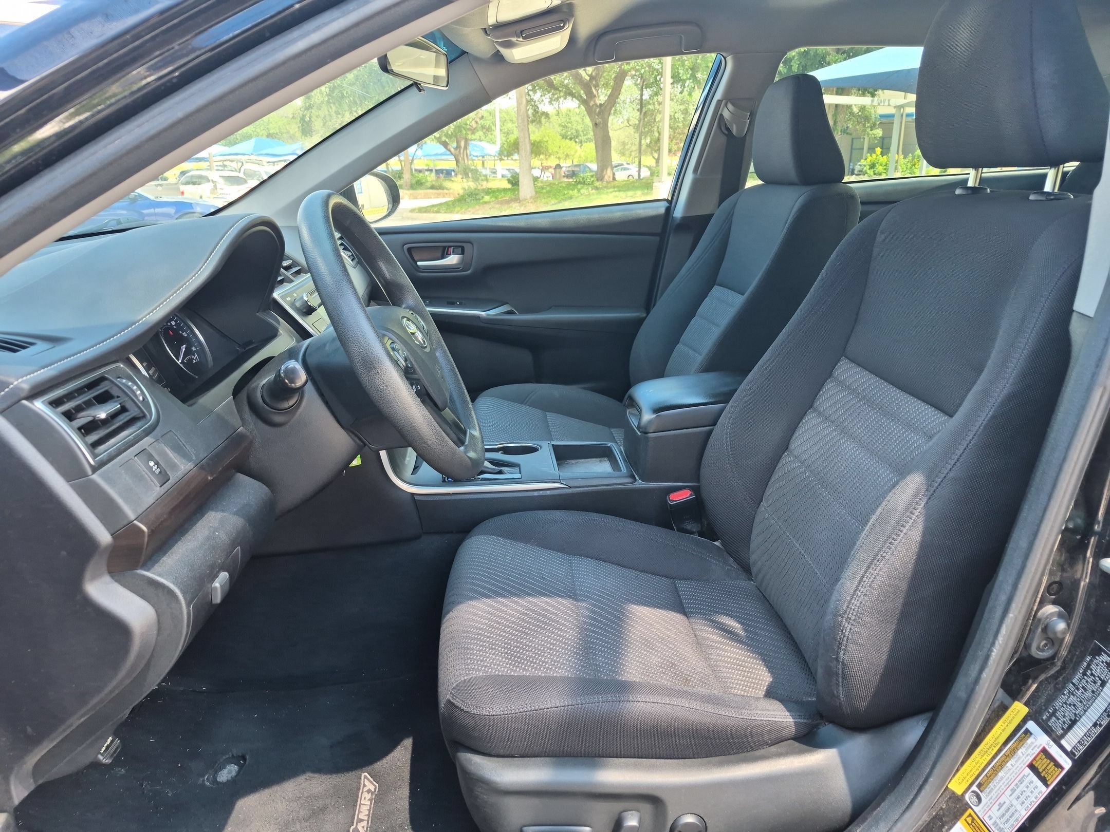 Used 2017 Toyota Camry LE FWD image 7