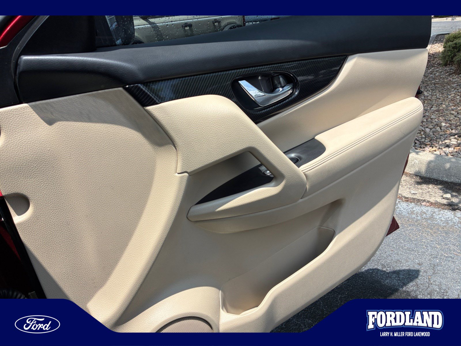 Used 2018 Nissan Rogue SL w/ Premium Package FWD image 16