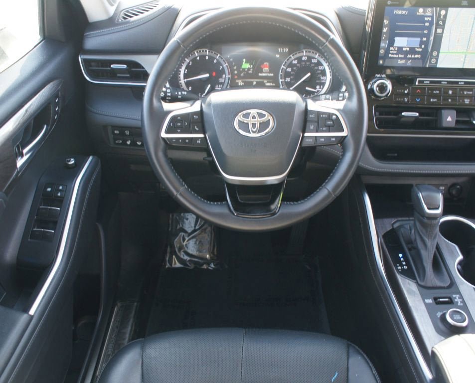 Used 2022 Toyota Highlander Limited AWD/4WD image 5
