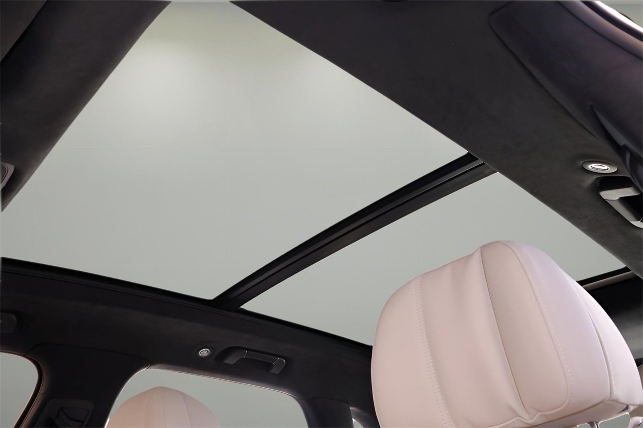 New 2025 Bentley Bentayga image 28