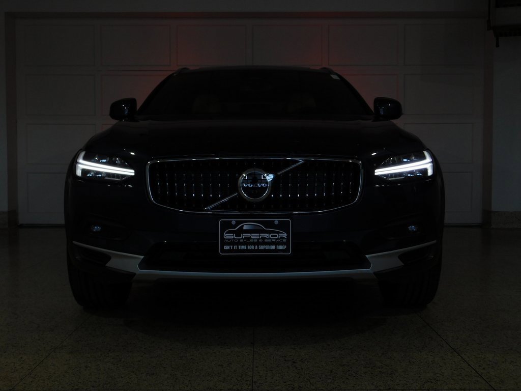Used 2026 Volvo V90 B6 Cross Country Ultra image 14