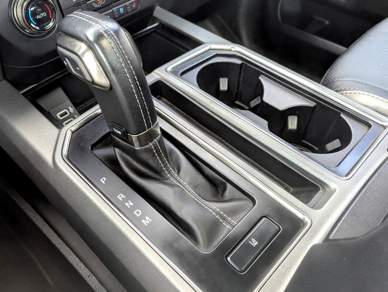 Used 2018 Ford F150 Raptor w/ Equipment Group 802A Luxury image 40