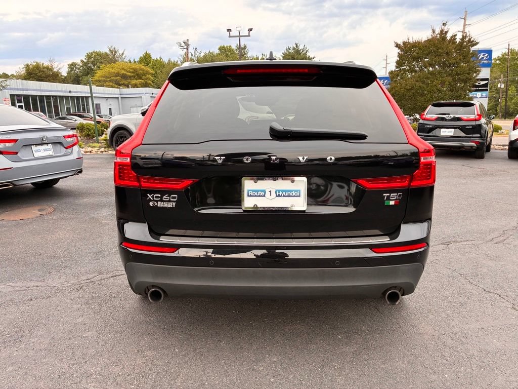 Used 2018 Volvo XC60 T5 Momentum w/ Vision Package AWD/4WD image 6