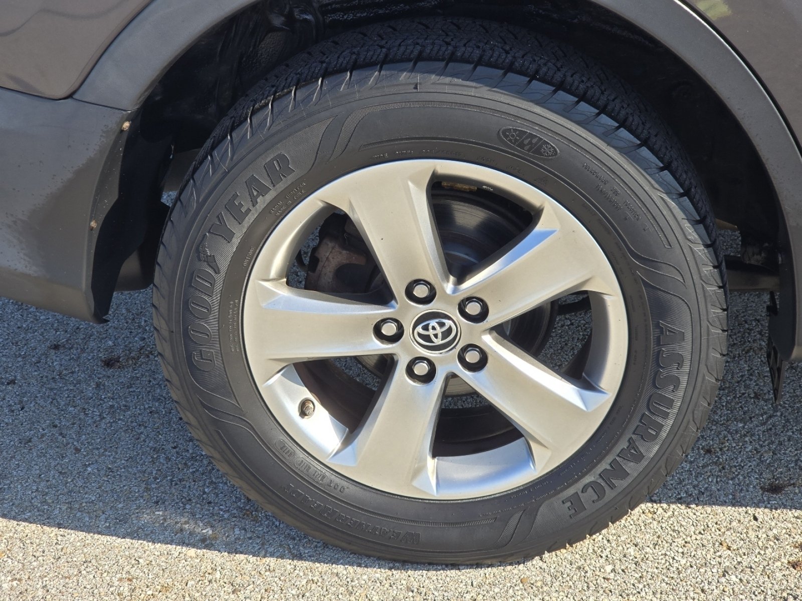 Used 2015 Toyota RAV4 XLE FWD image 12