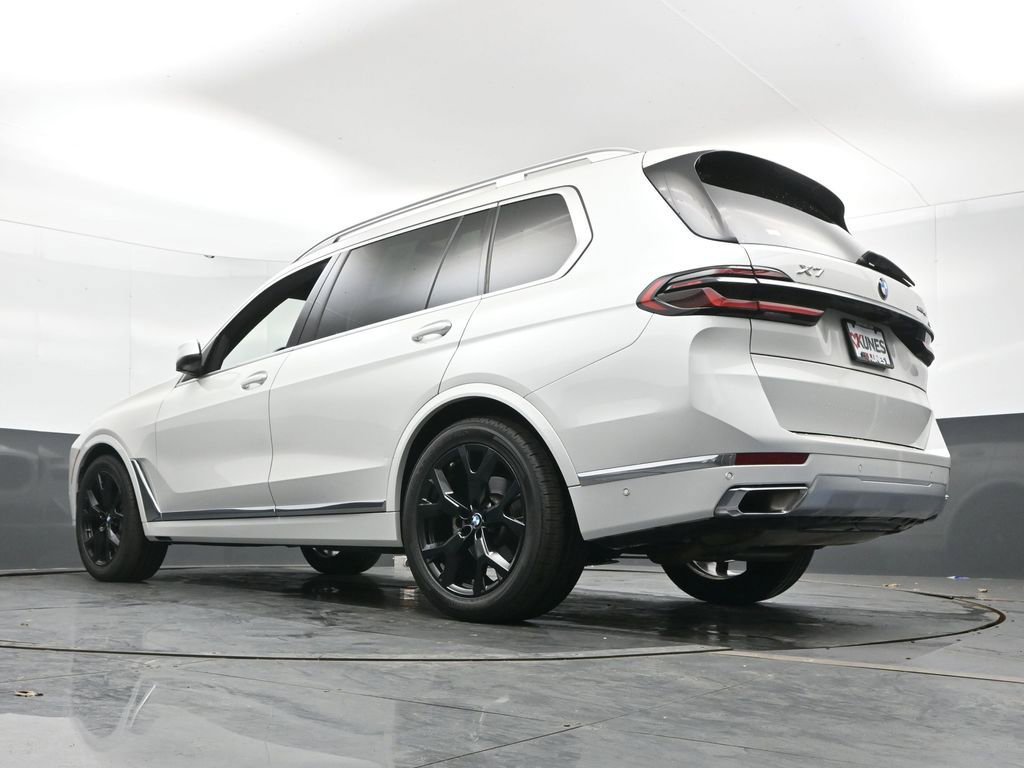 Used 2023 BMW X7 xDrive40i AWD/4WD image 51