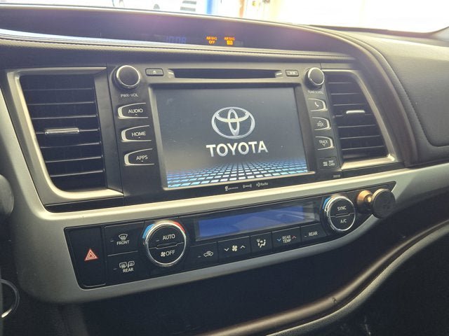 Used 2016 Toyota Highlander XLE AWD/4WD image 25