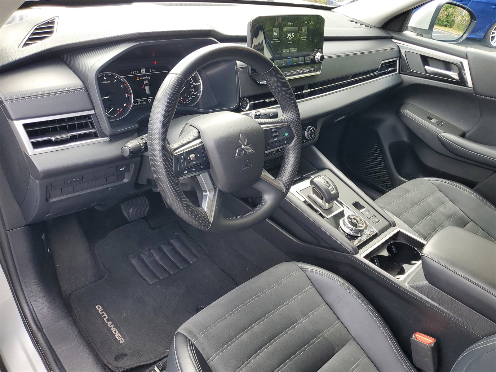 Used 2024 Mitsubishi Outlander SE image 6