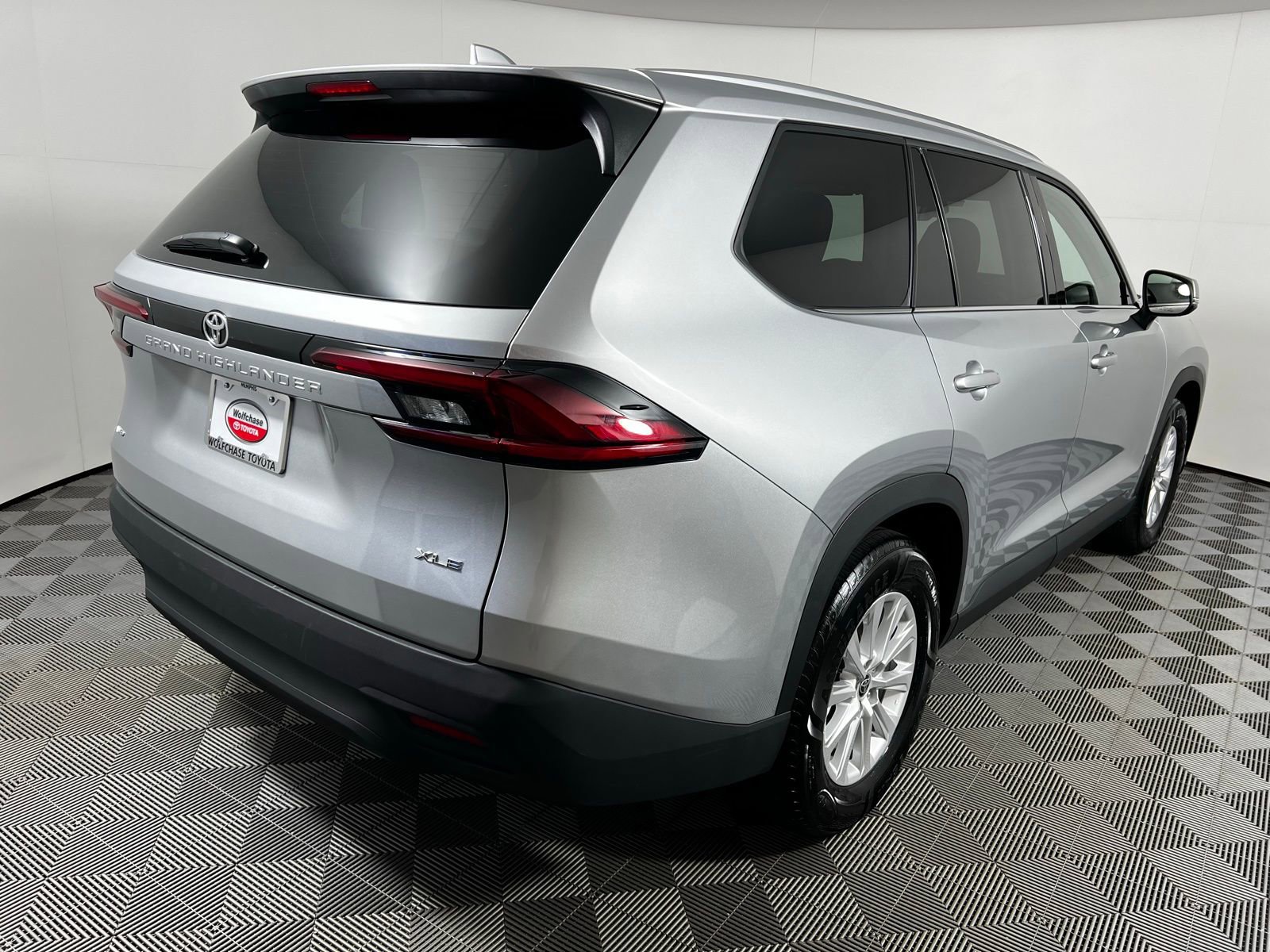 Certified 2025 Toyota Grand Highlander AWD image 5