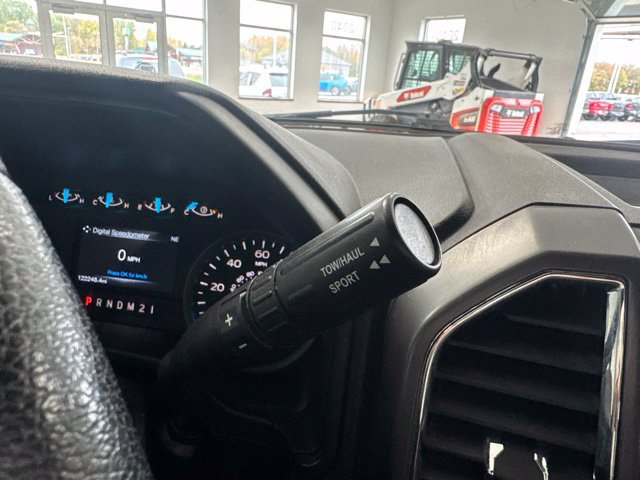 Used 2015 Ford F150 XLT w/ Equipment Group 302A Luxury AWD/4WD image 37