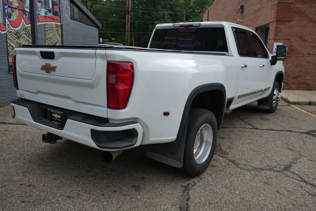 Used 2025 Chevrolet Silverado 3500 High Country w/ Technology Package AWD/4WD image 5