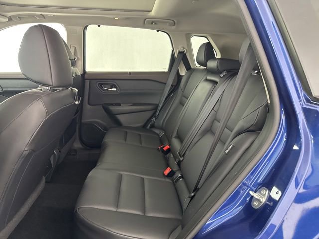 Used 2023 Nissan Rogue SV w/ SV Premium B Package image 30