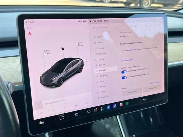 Used 2018 Tesla Model 3 Long Range RWD image 29