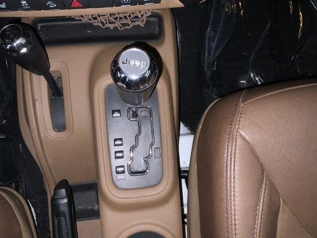 Used 2017 Jeep Wrangler Unlimited Rubicon w/ Connectivity Group image 14