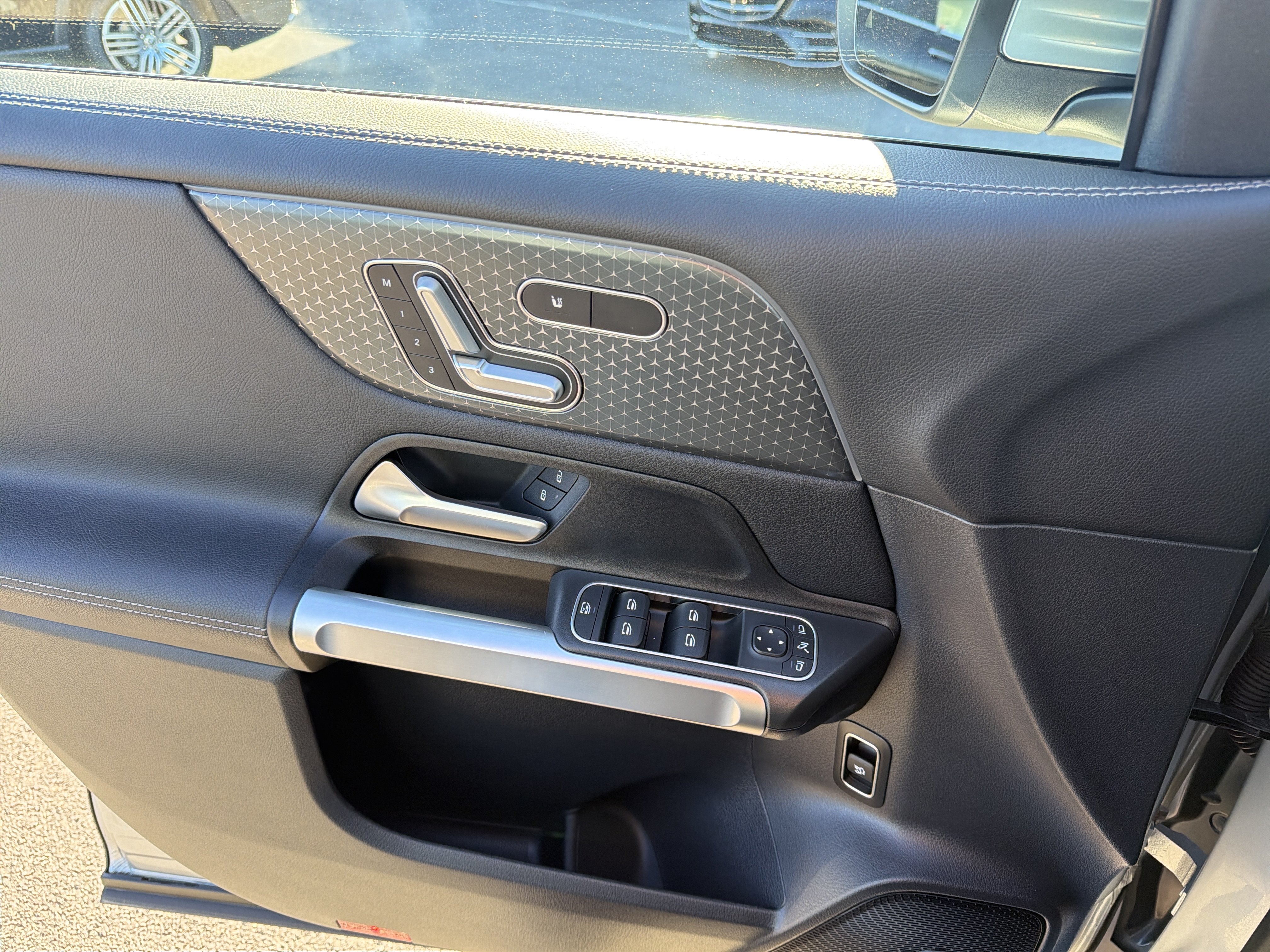 Certified 2025 Mercedes-Benz GLB 250 4MATIC image 14
