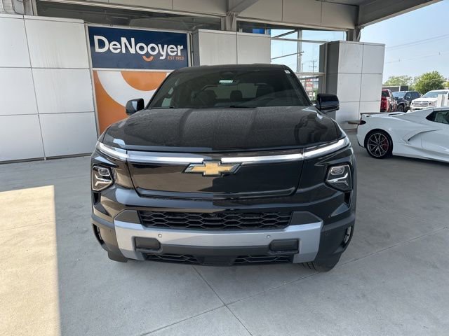 New 2025 Chevrolet Silverado EV LT w/ LT Premium Package image 2
